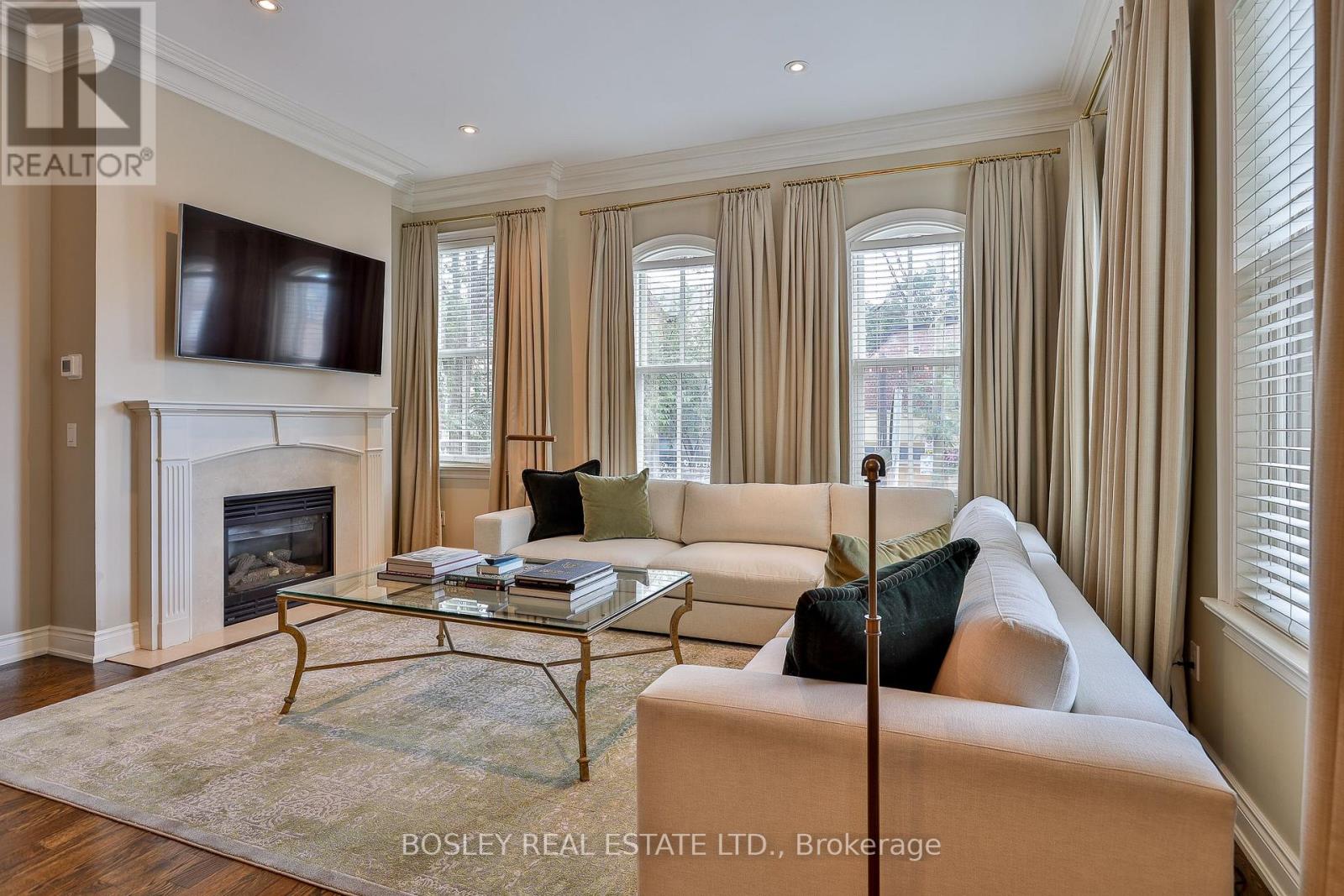 Photo of 74 Aberdeen Avenue
