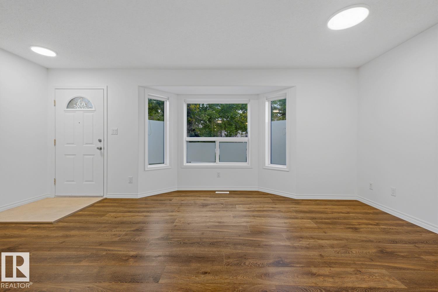 11120 132 St NW, Westmount — photo 4 of 22