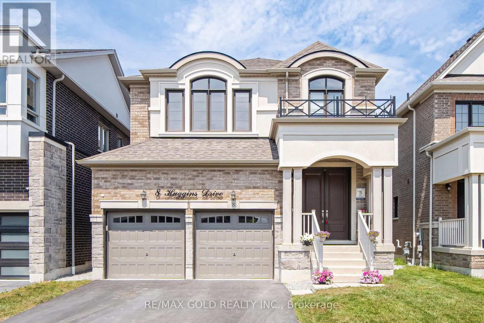 8 Huggins Drive, Whitby, ON