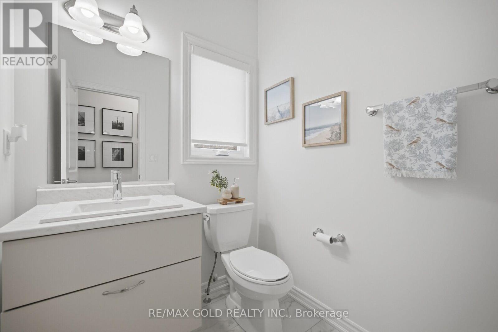 8 Huggins Drive, Whitby, ON photo 20