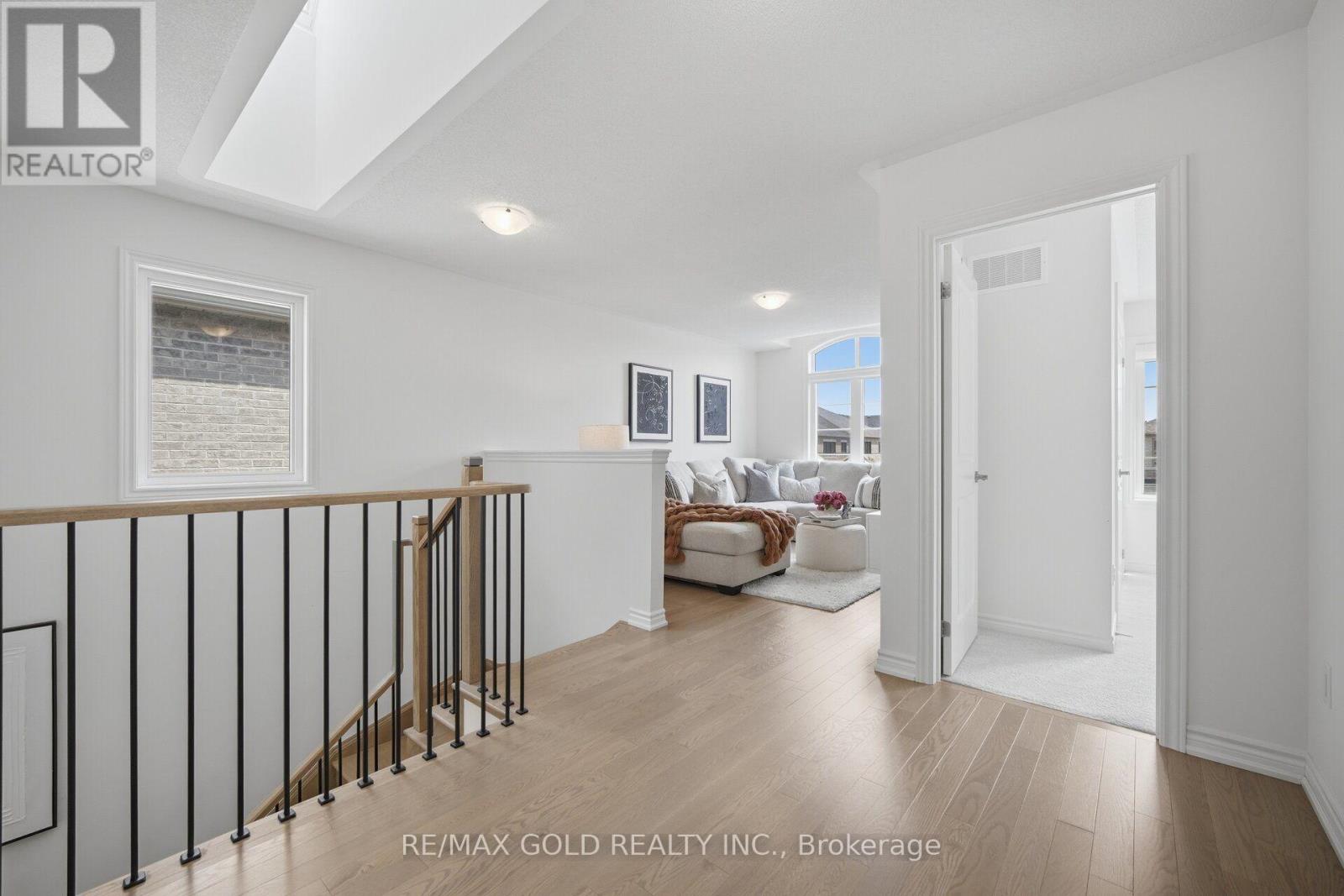 8 Huggins Drive, Whitby, ON photo 25