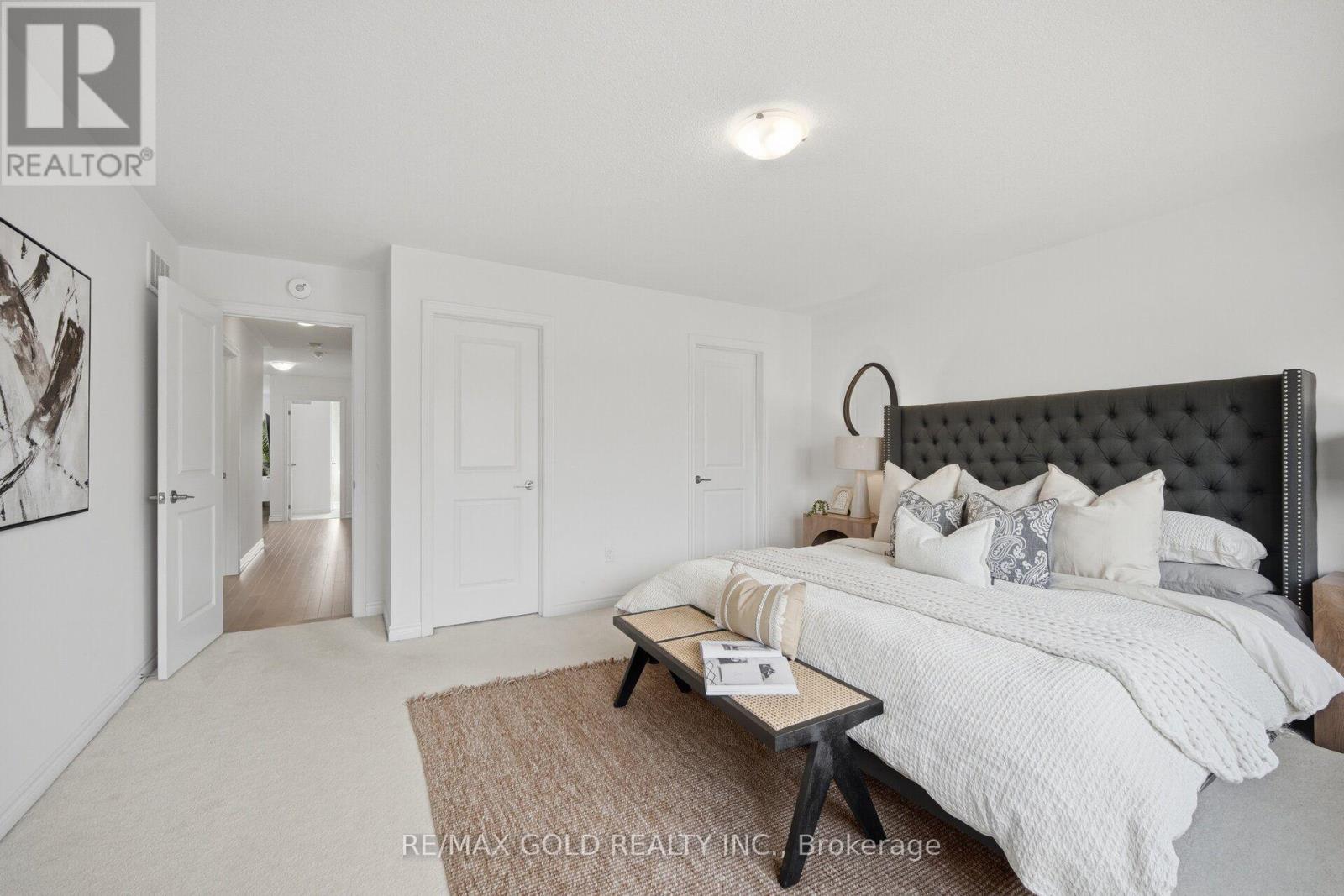 8 Huggins Drive, Whitby, ON photo 27