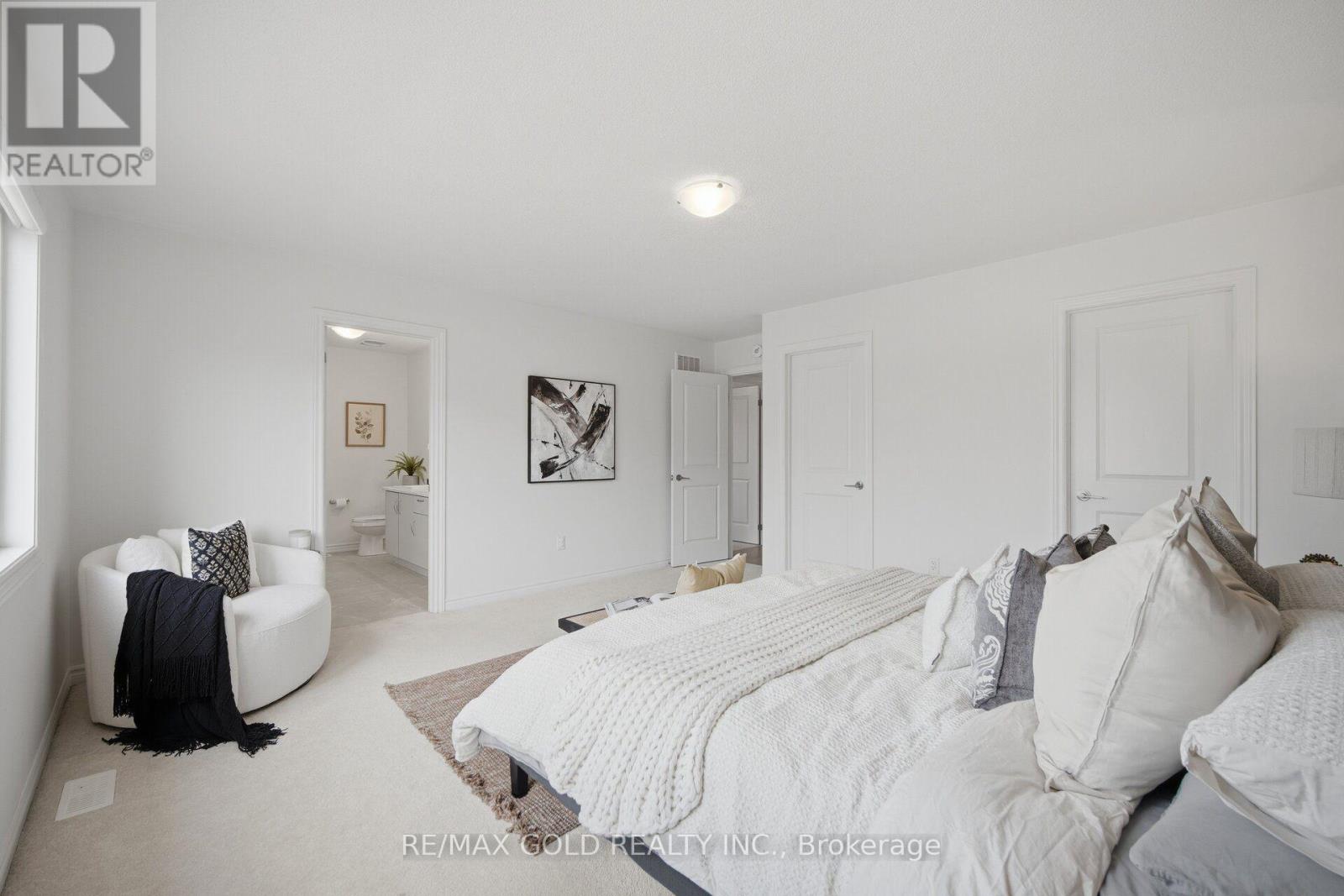 8 Huggins Drive, Whitby, ON photo 28