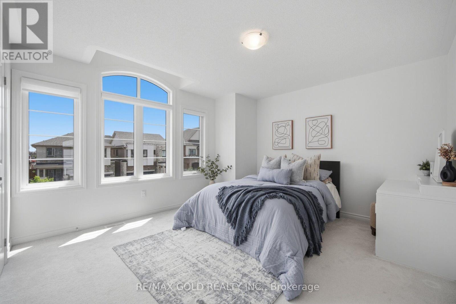 8 Huggins Drive, Whitby, ON photo 31
