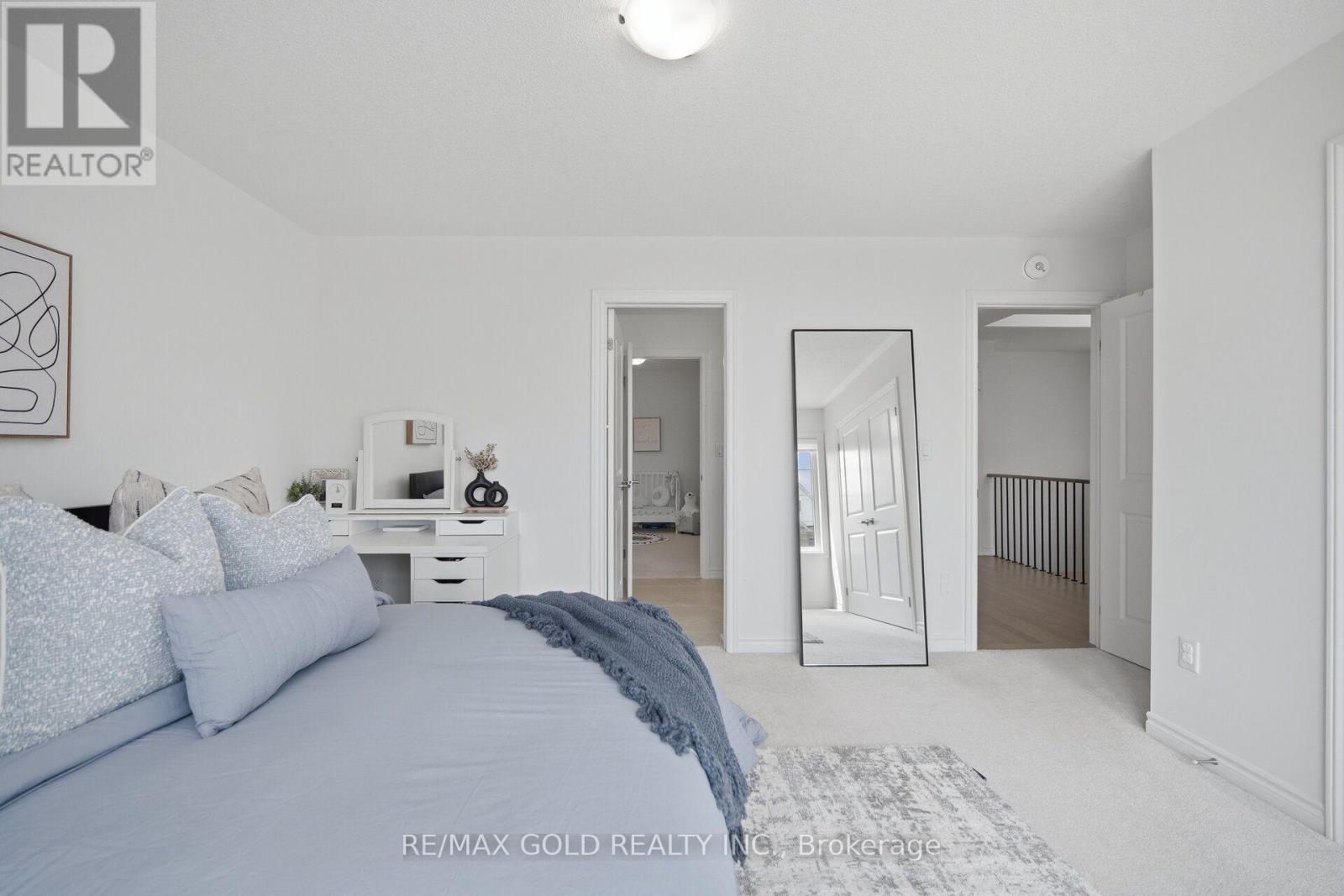 8 Huggins Drive, Whitby, ON photo 33