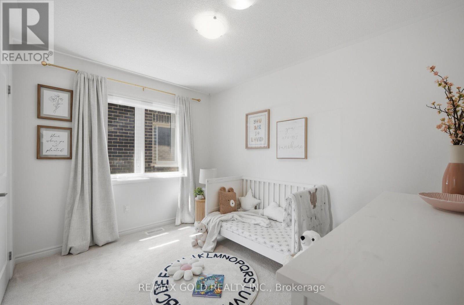8 Huggins Drive, Whitby, ON photo 36
