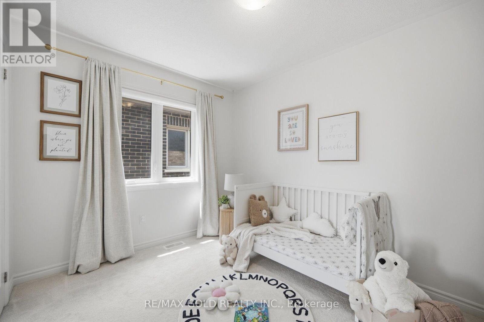 8 Huggins Drive, Whitby, ON photo 37