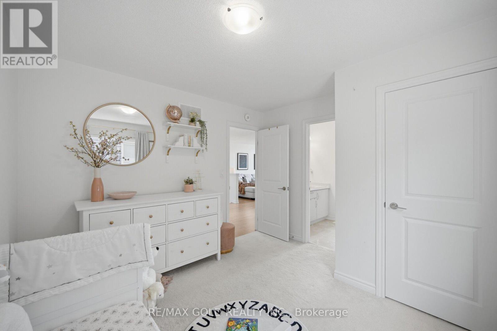 8 Huggins Drive, Whitby, ON photo 38
