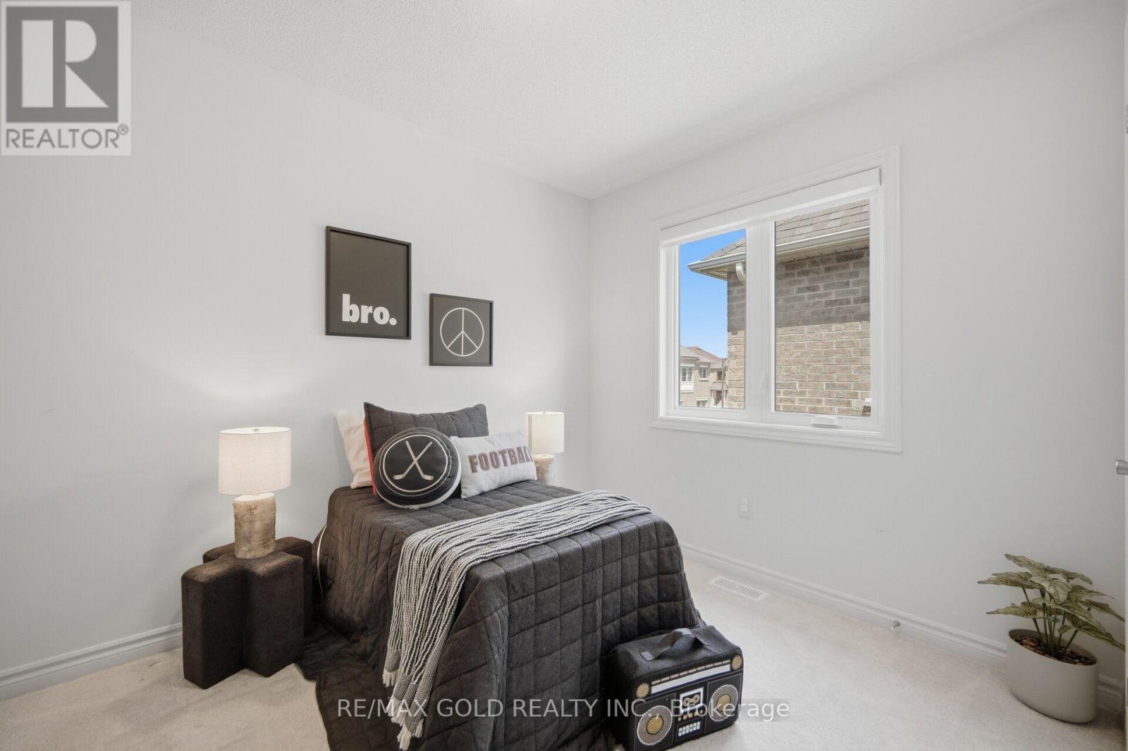 8 Huggins Drive, Whitby, ON photo 39