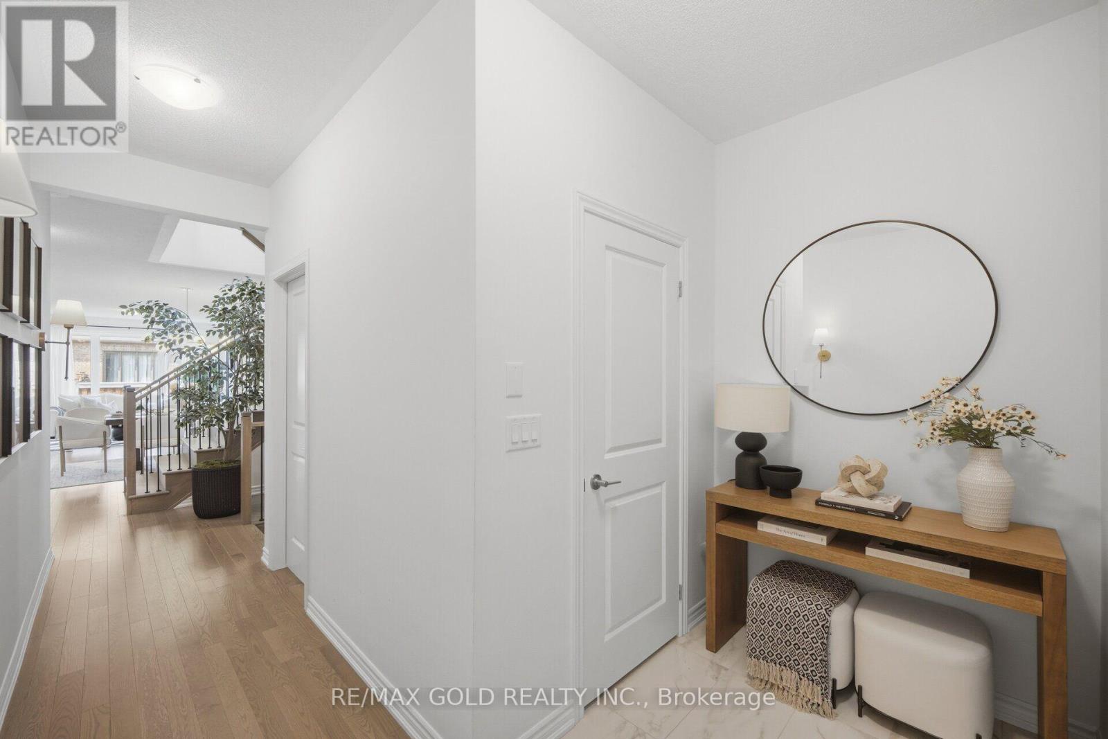 8 Huggins Drive, Whitby, ON photo 4