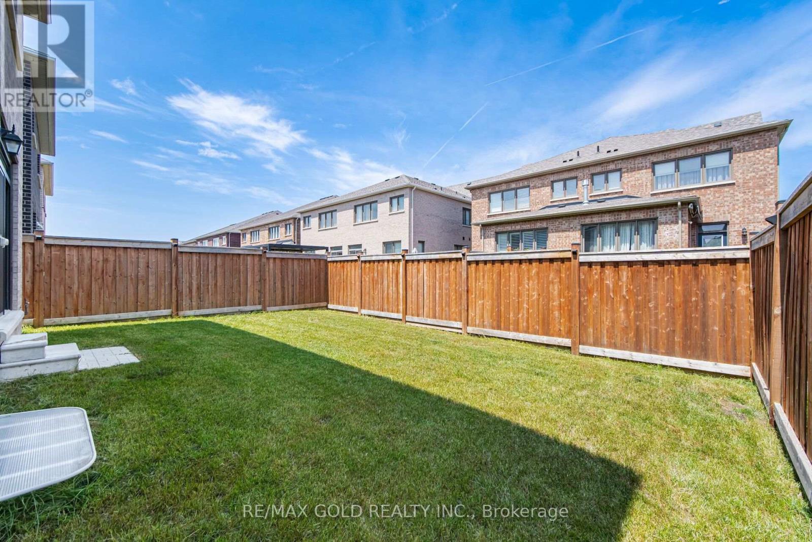 8 Huggins Drive, Whitby, ON photo 47