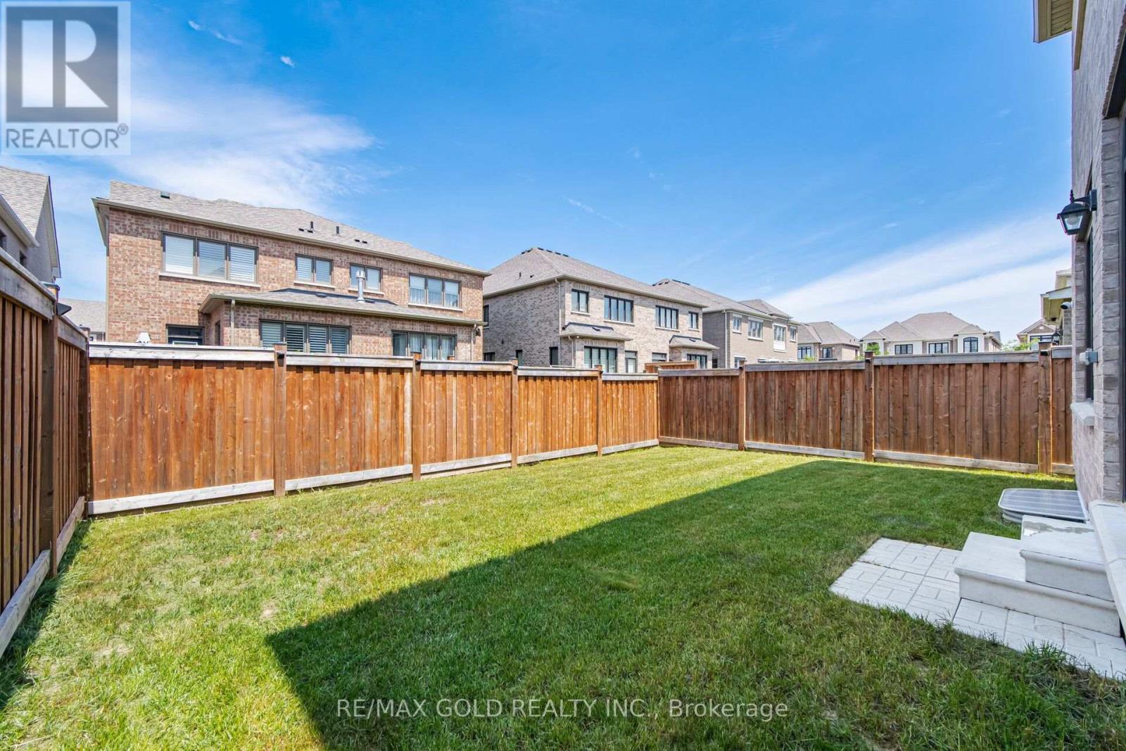 8 Huggins Drive, Whitby, ON photo 48