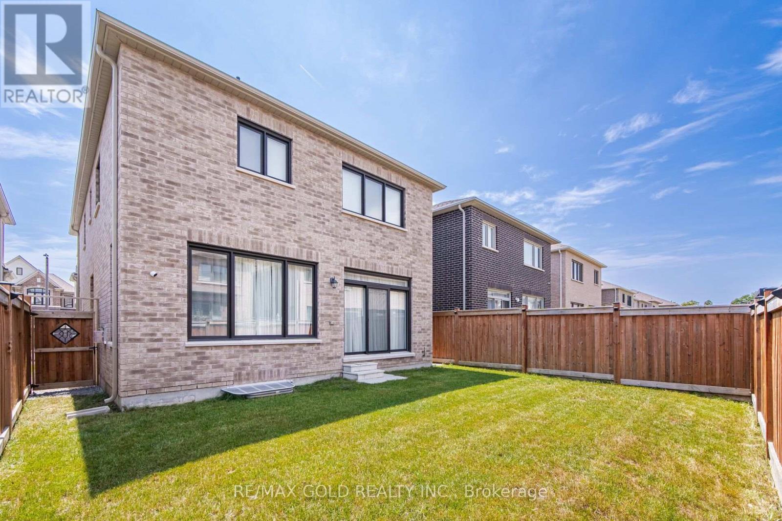 8 Huggins Drive, Whitby, ON photo 49