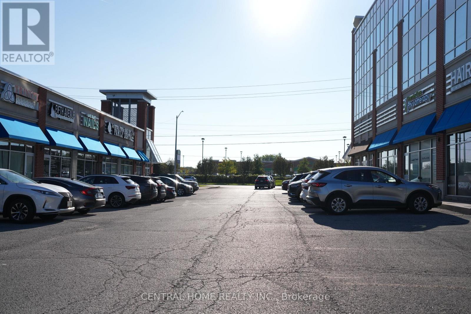 B104 - 11685 YONGE STREET