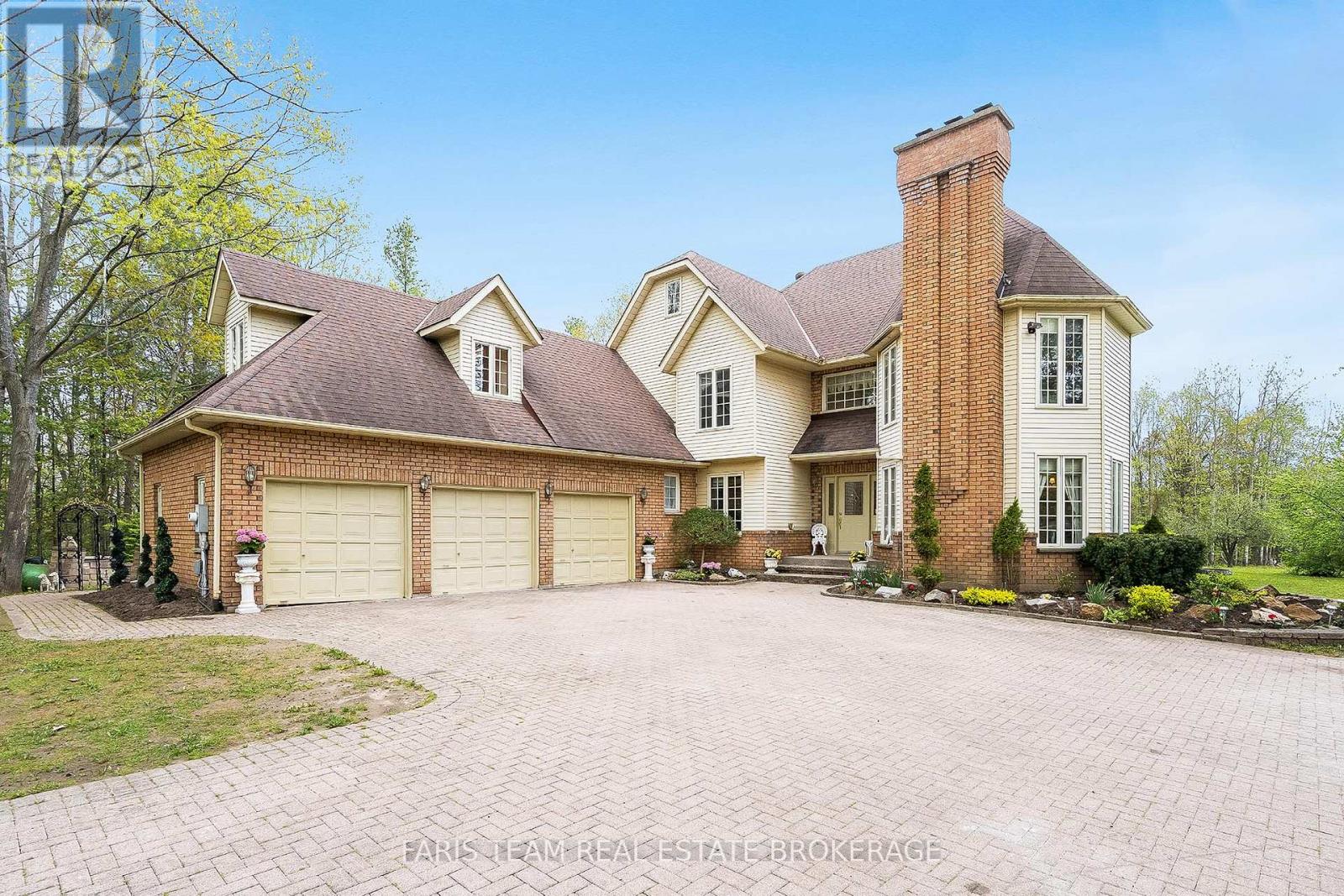 4 MILLS CIRCLE - 1