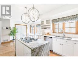 Family room - 4 Mills Circle, Springwater, ON L9X0J7 Photo 9