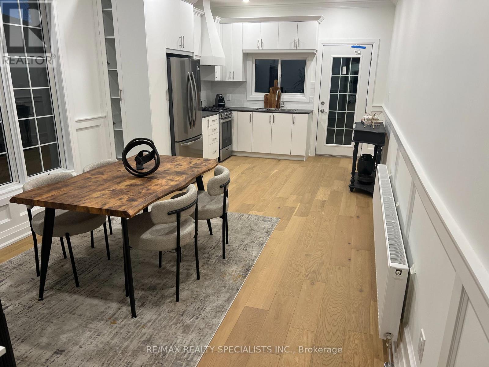 252 EARLSCOURT AVENUE - 12