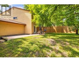 30 Berkshire Way, Ottawa, ON K2J2B2 Photo 35