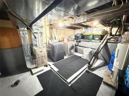 100 Harbison Avenue, Winnipeg, MB R2L0A1 Photo 6