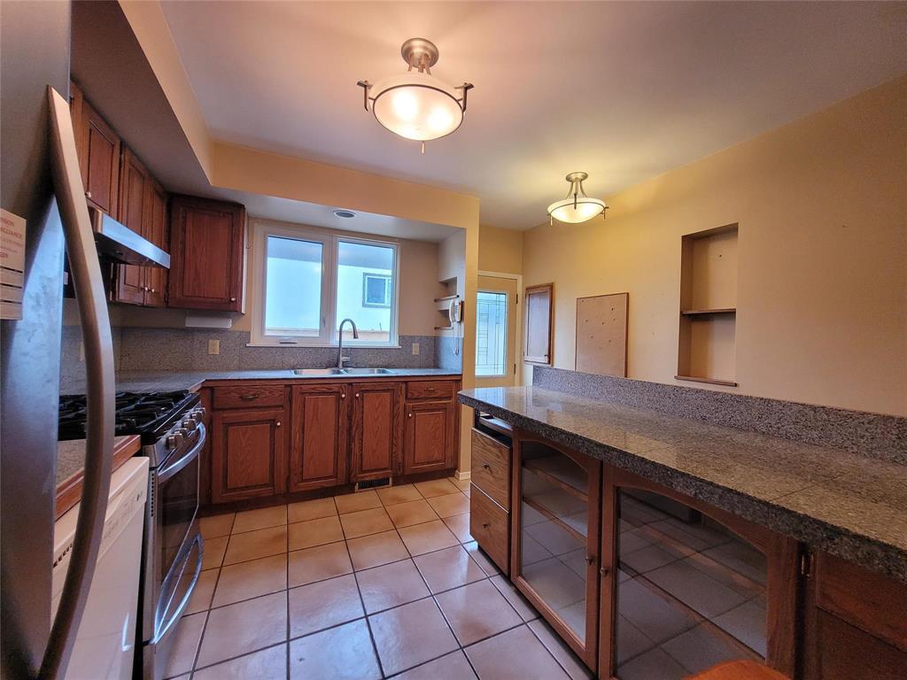 24 Kettering Street, Winnipeg, Manitoba, R3R2A1, Winnipeg, Manitoba — photo 5 of 5