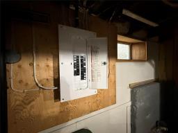 100 Harbison Avenue, Winnipeg, MB R2L0A1 Photo 7
