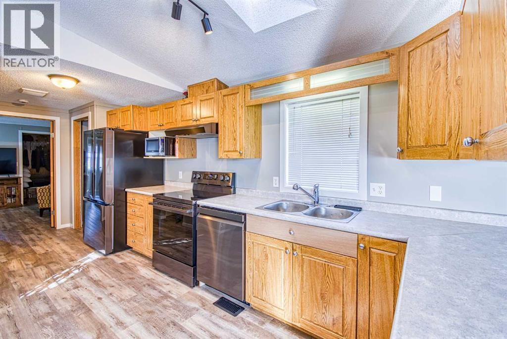 10842 96 Street - 12