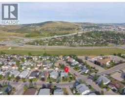 48 West Aarsby Road, Cochrane, AB T4C1L3 Photo 29
