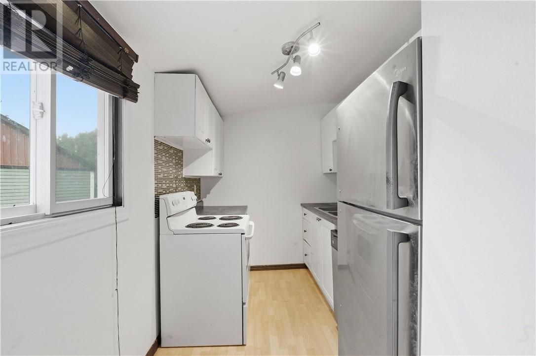 867 Lonsdale Avenue - Image 5