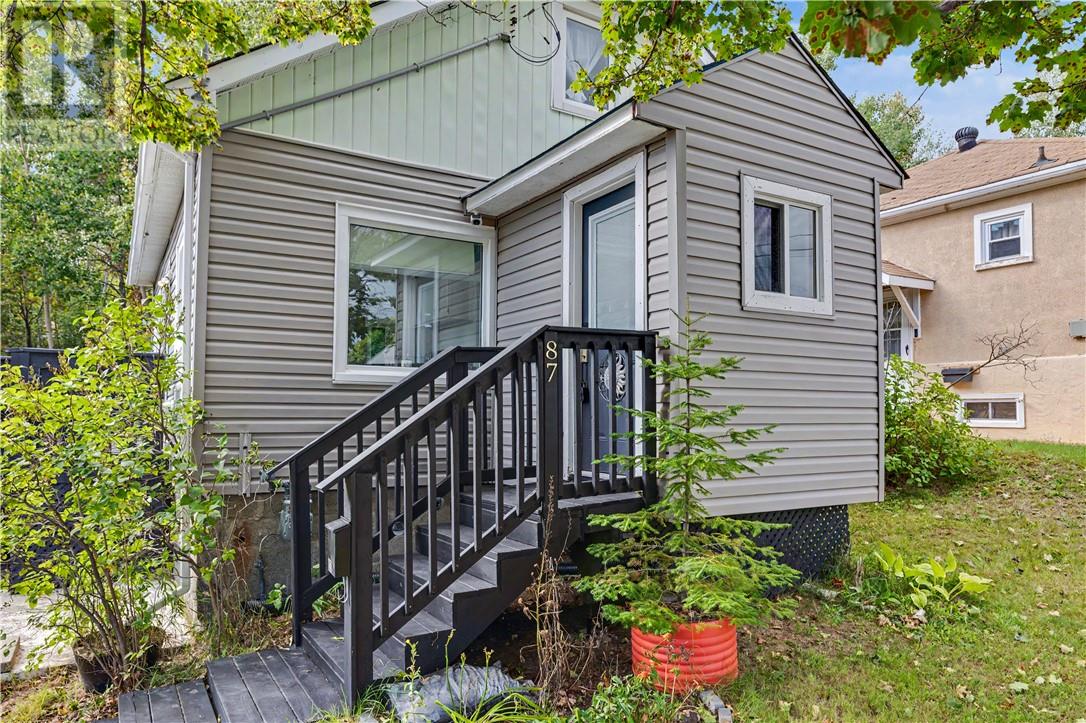 87 Simcoe Street - 1