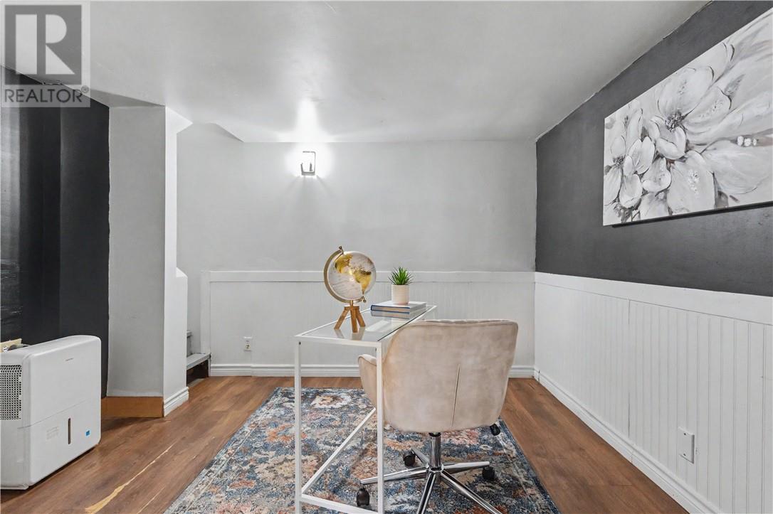 87 Simcoe Street - Image 23