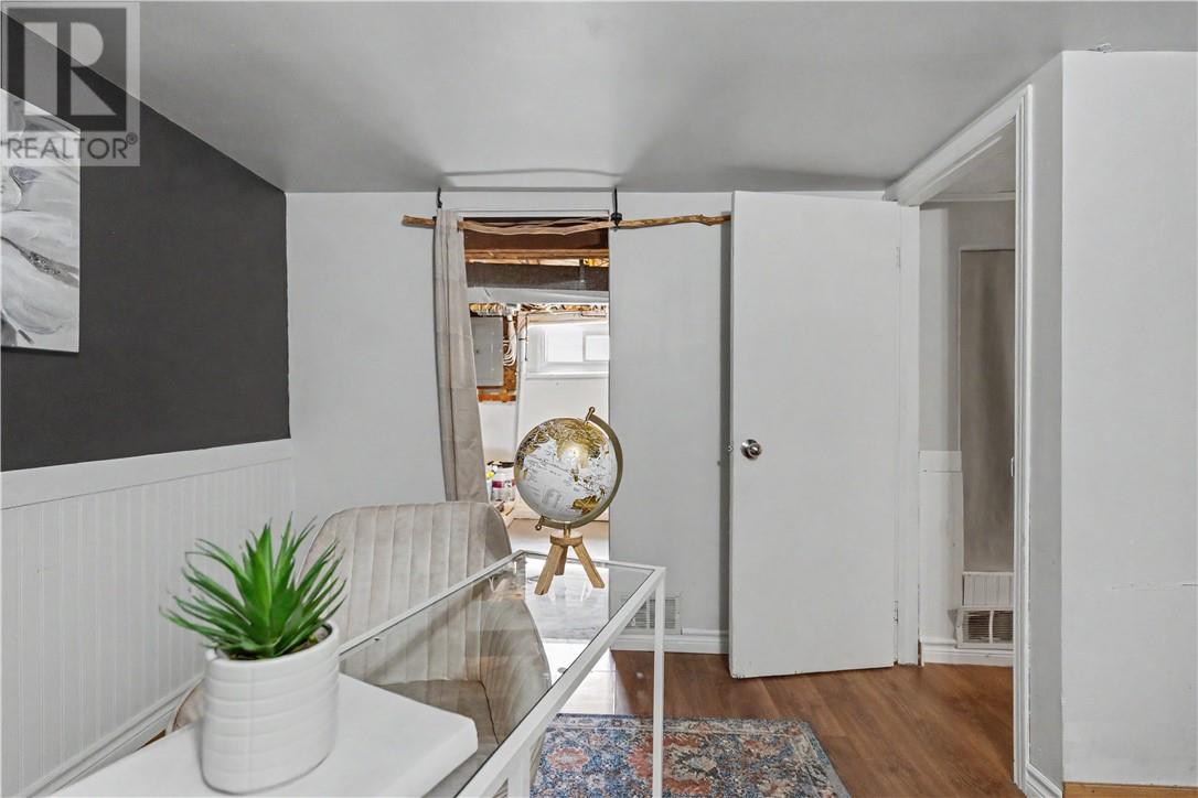 87 Simcoe Street - Image 25