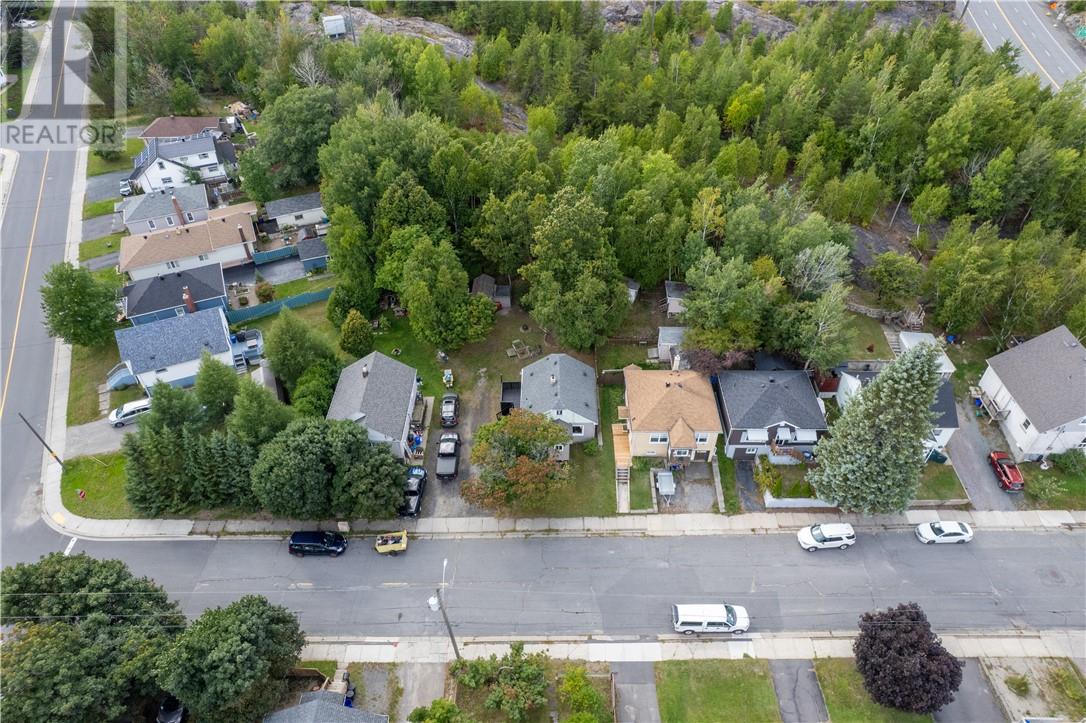 87 Simcoe Street - 3