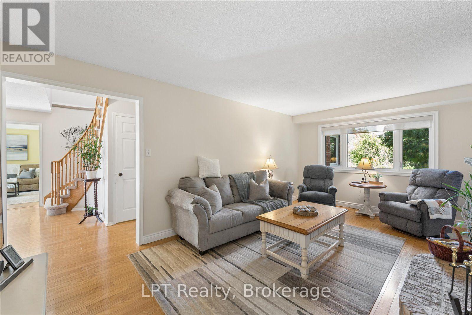 22 Ennisclare Place, Whitby, ON photo 20