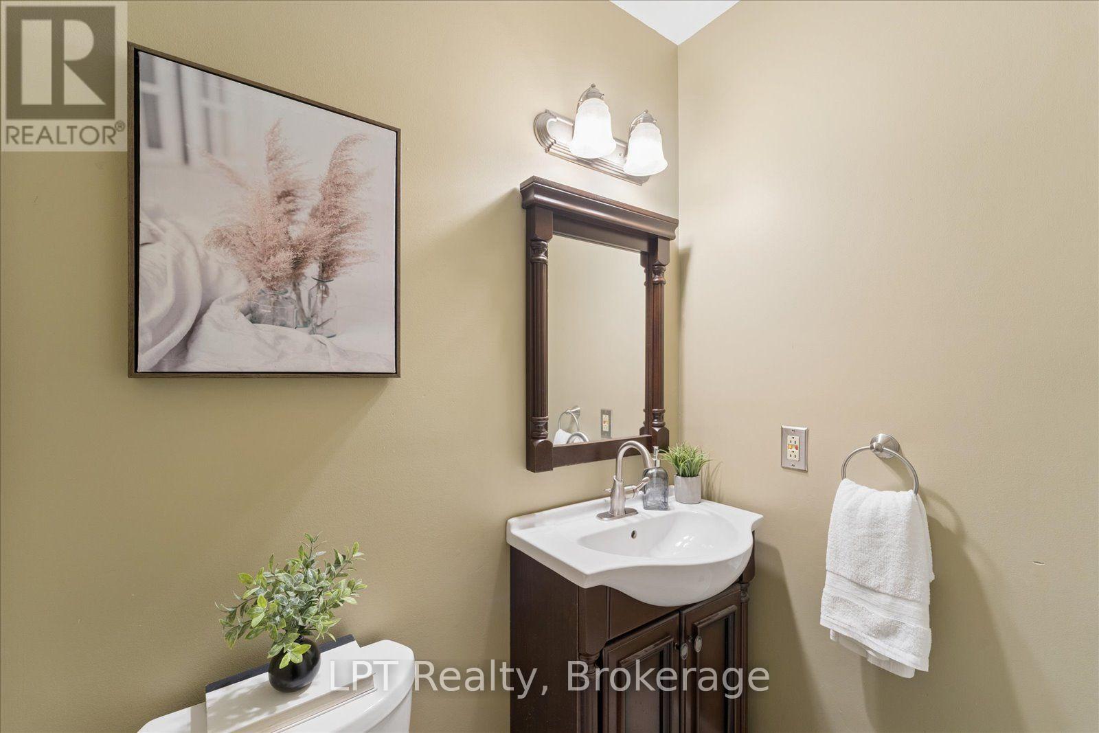 22 Ennisclare Place, Whitby, ON photo 21