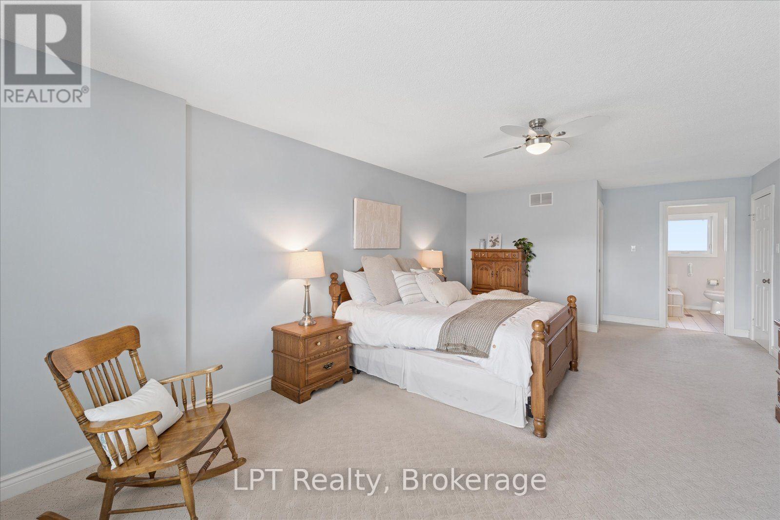 22 Ennisclare Place, Whitby, ON photo 25
