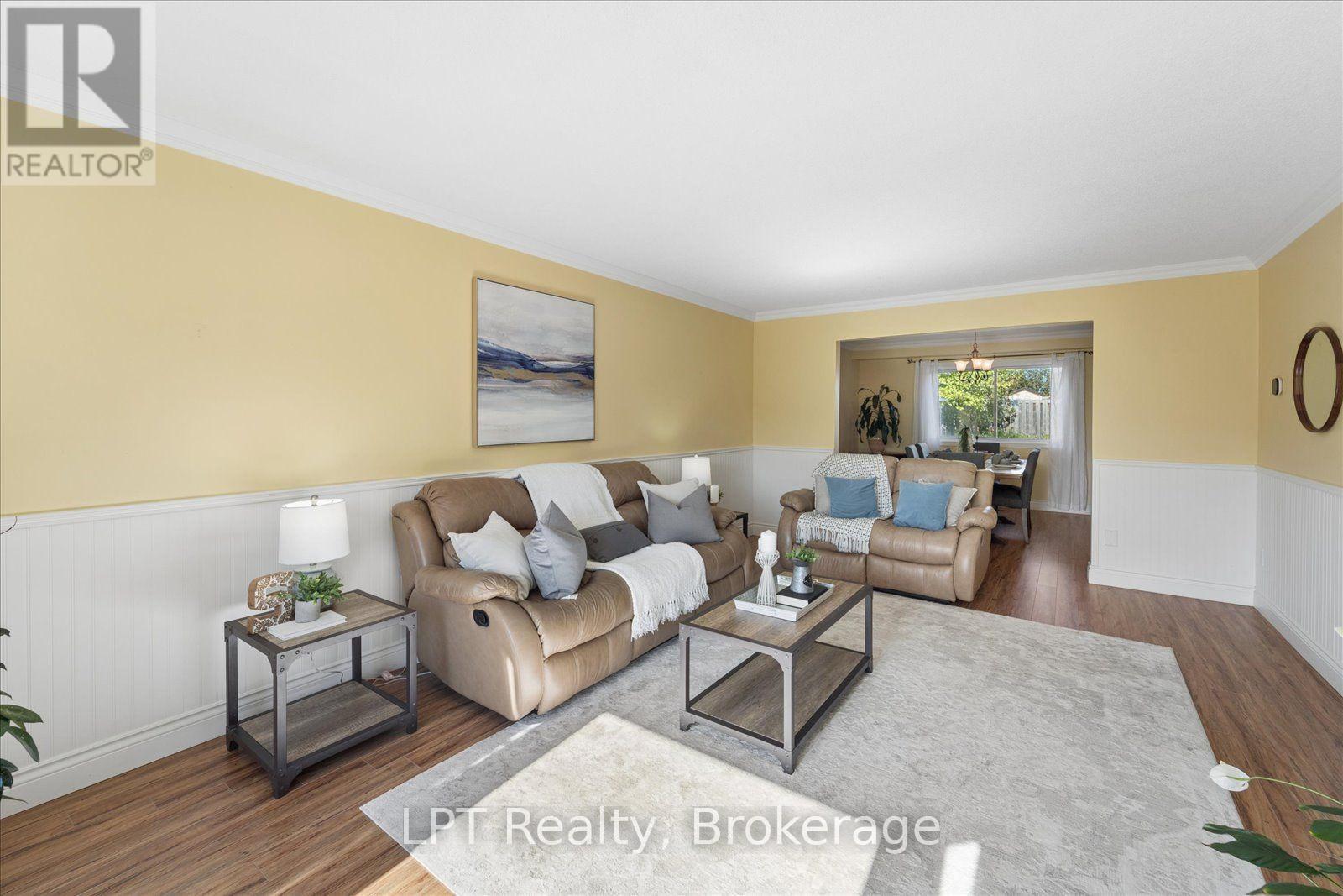 22 Ennisclare Place, Whitby, ON photo 9