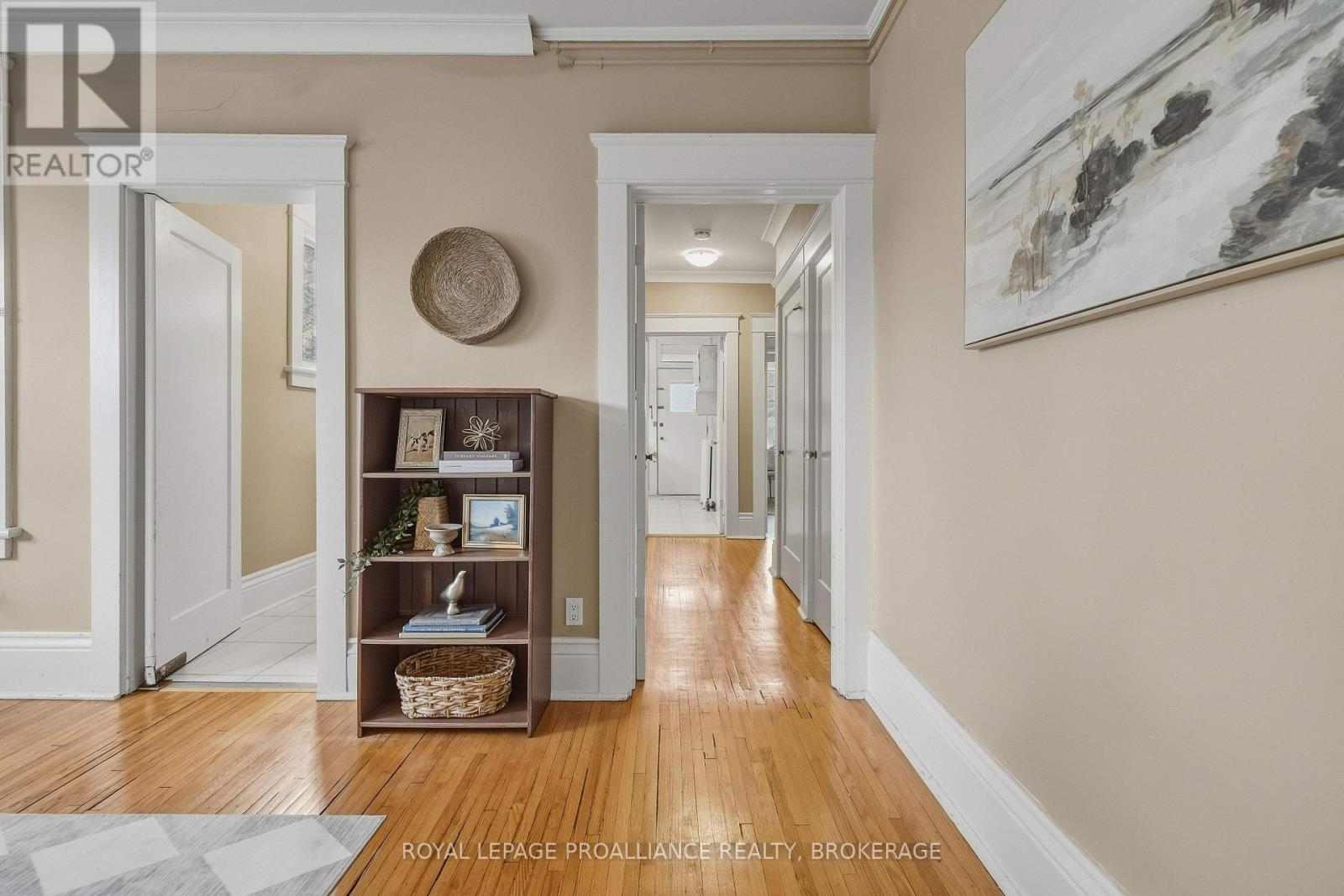 #5 244 BARRIE STREET - Image 16