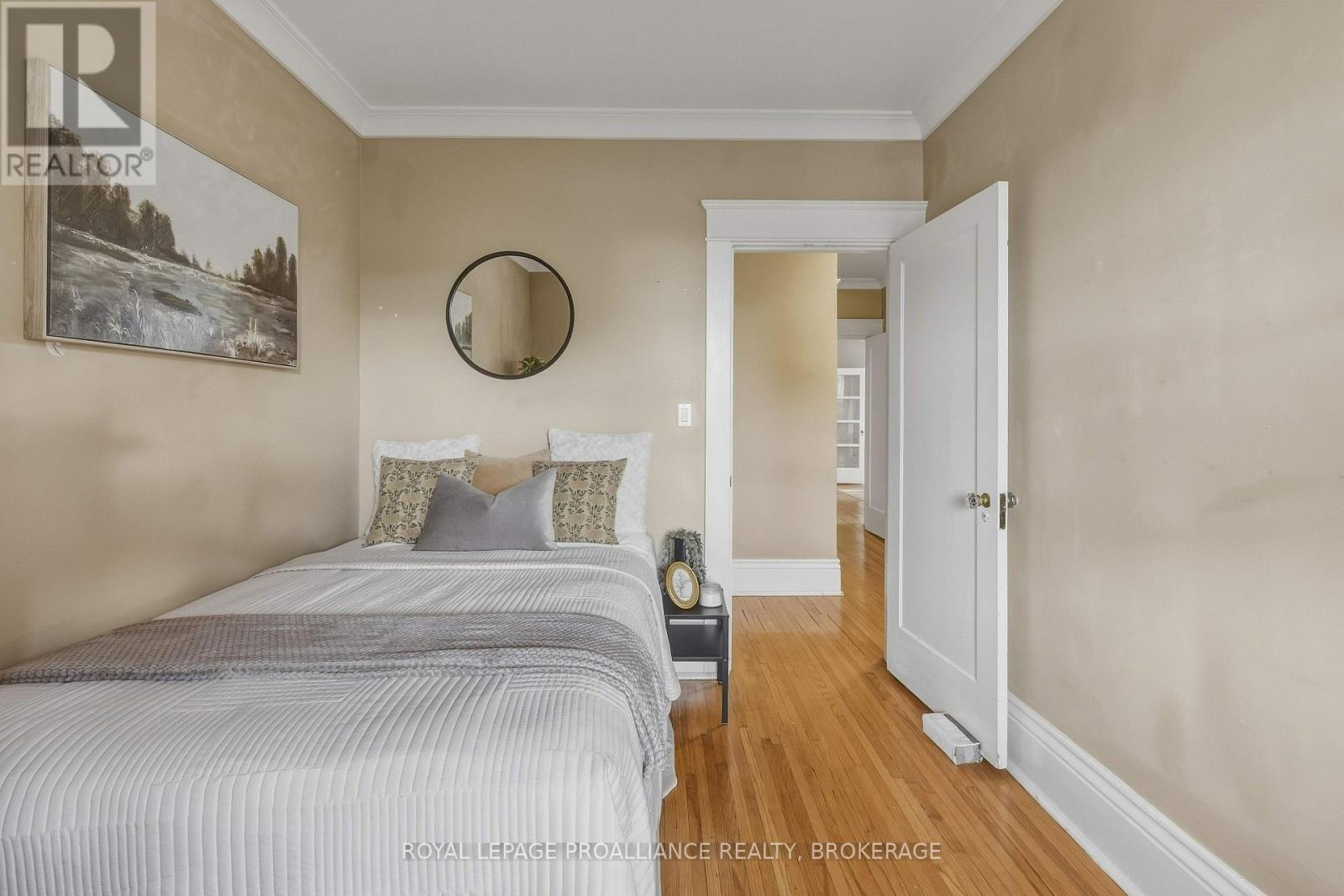 #5 244 BARRIE STREET - Image 19