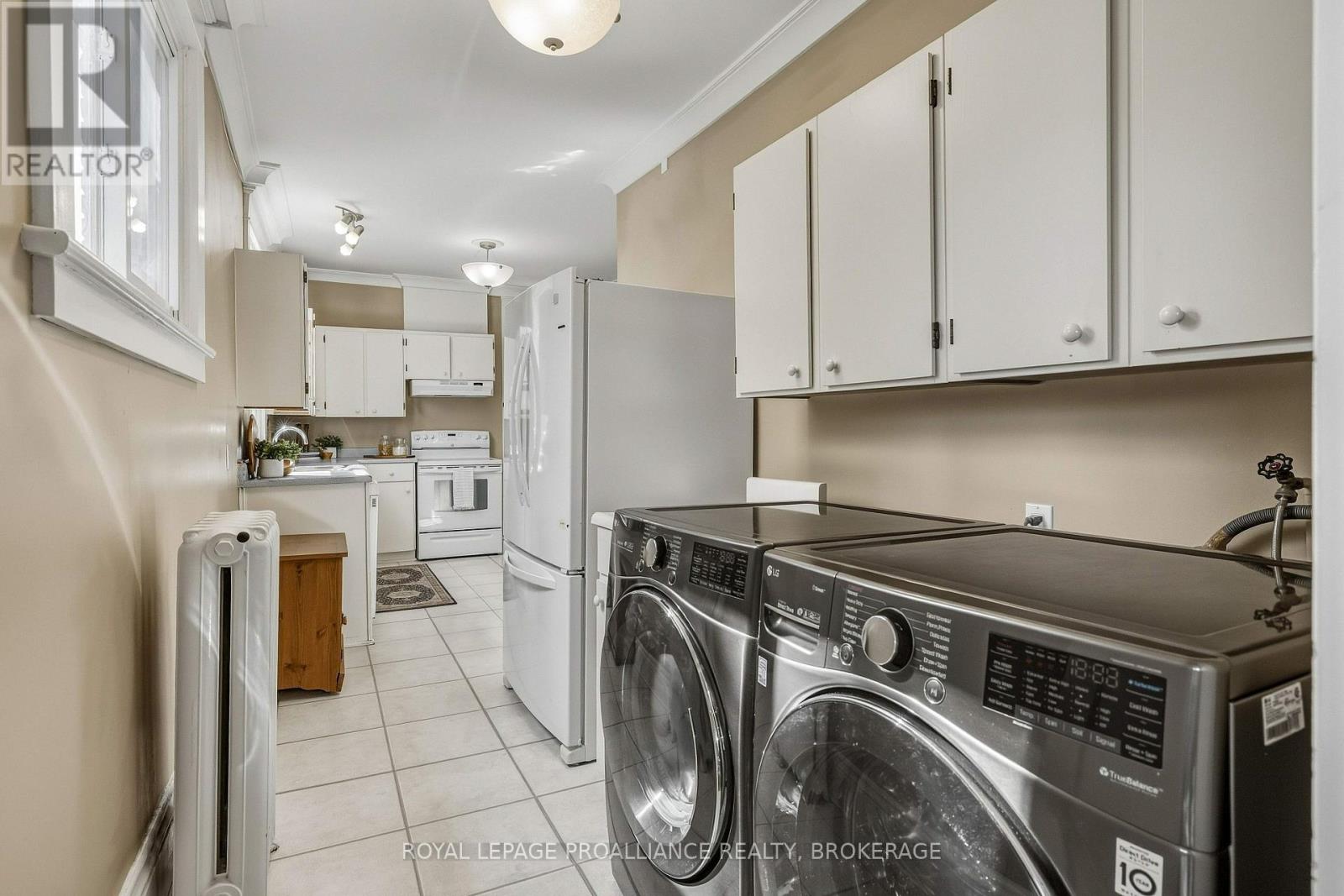 #5 244 BARRIE STREET - Image 26