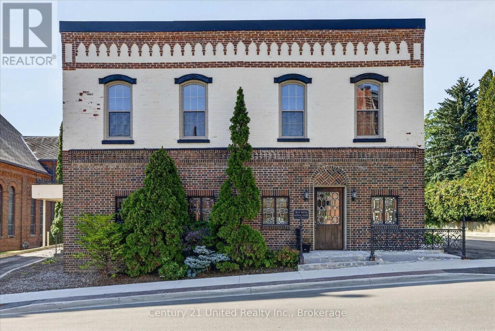 135 WALTON STREET