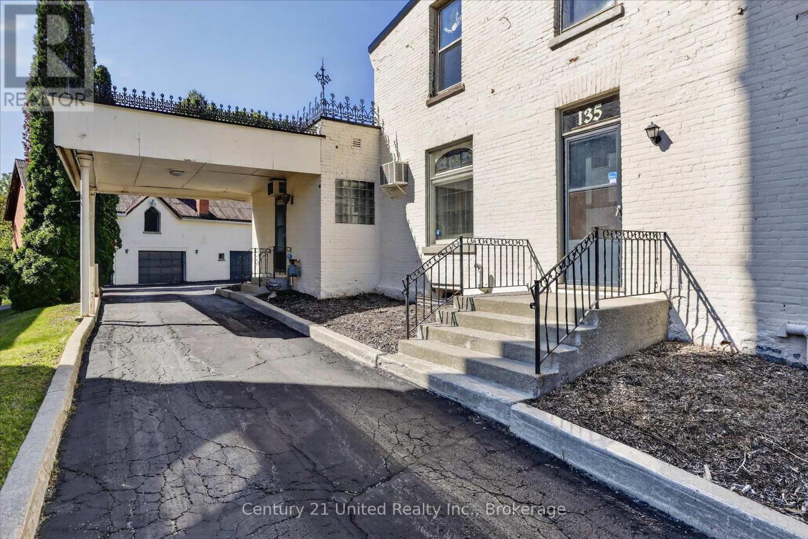 135 Walton Street — photo 26