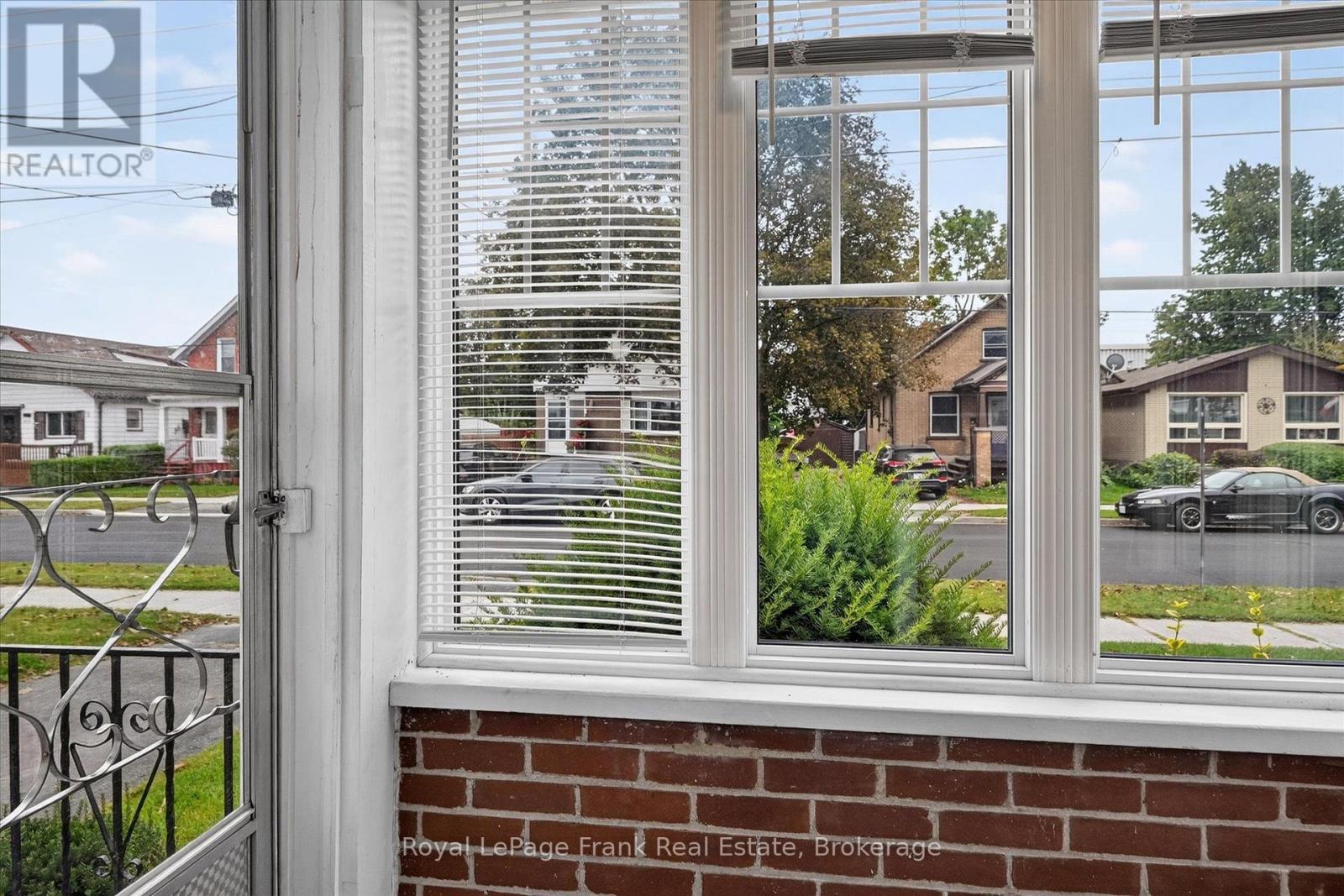 466 EDISON AVENUE - 6