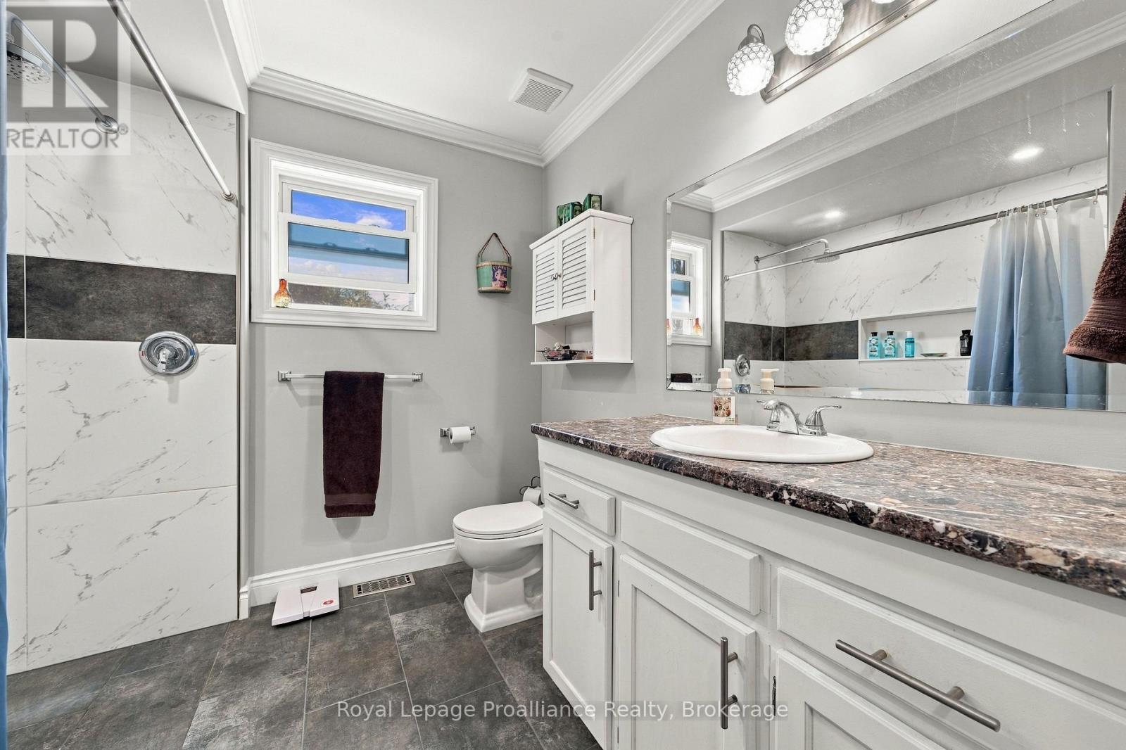 99 WESTWIND CRESCENT - 19