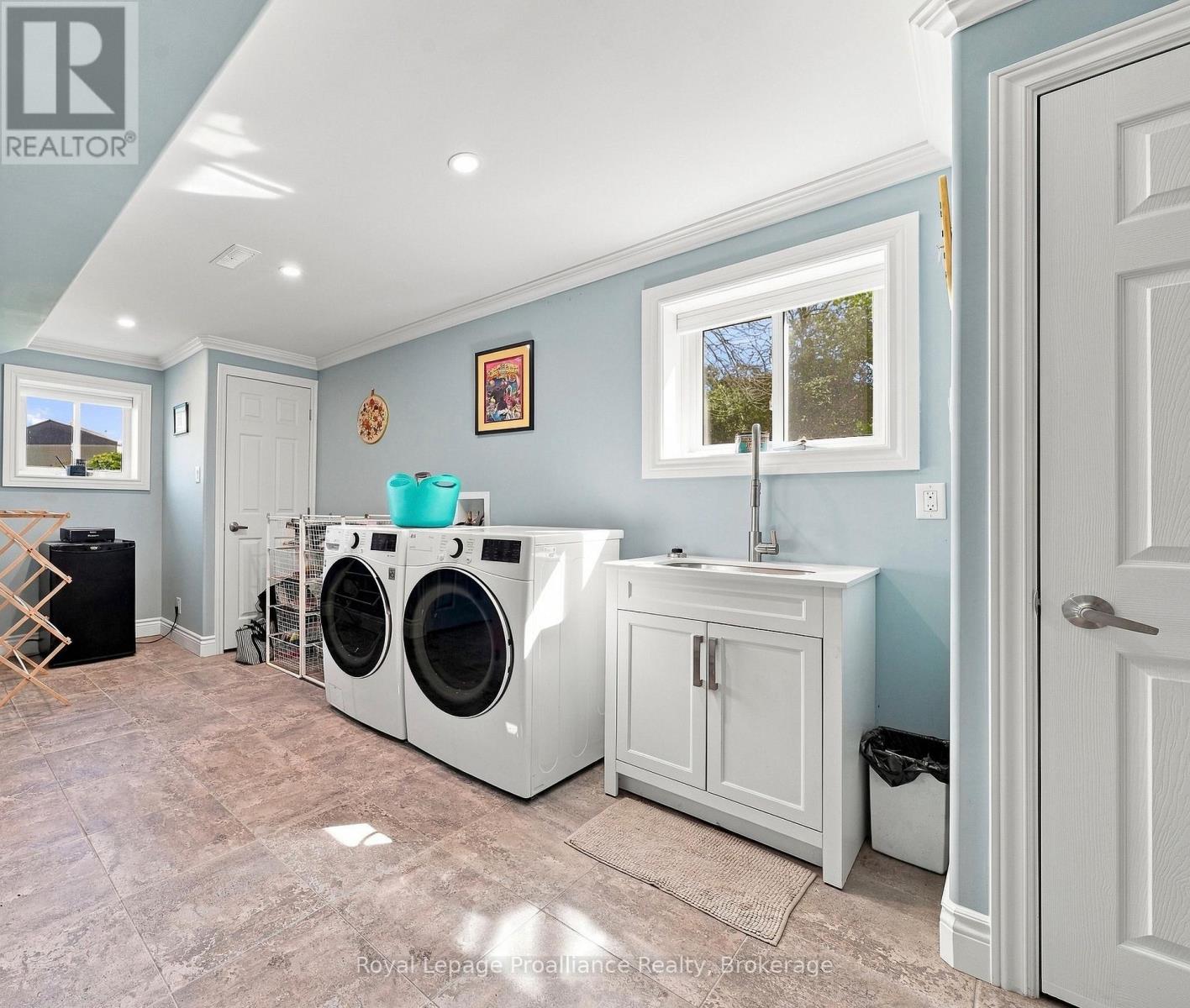 99 WESTWIND CRESCENT - 29