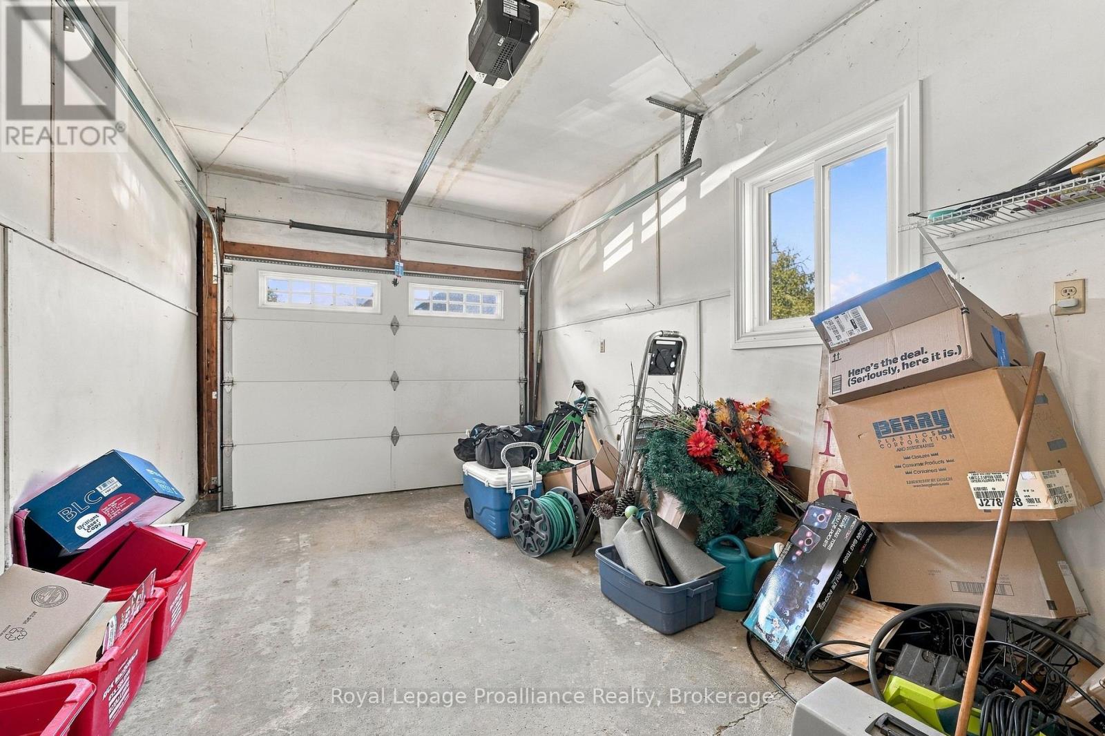 99 WESTWIND CRESCENT - 42