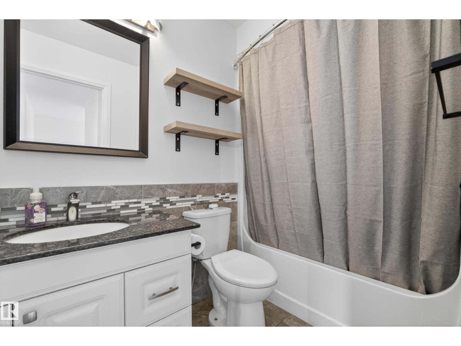 11827 8 AV NW - 31