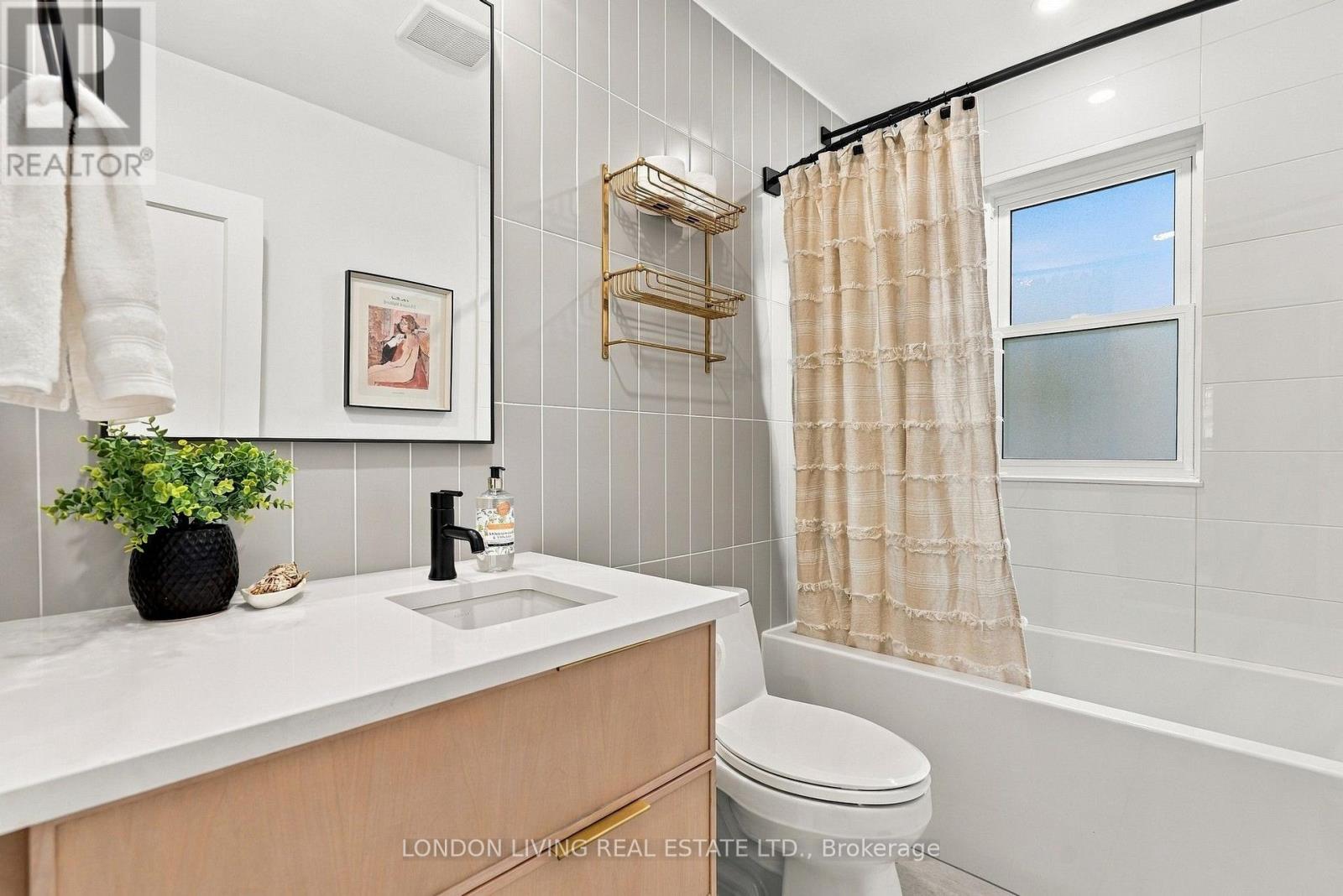 56 DUCHESS AVENUE - 19