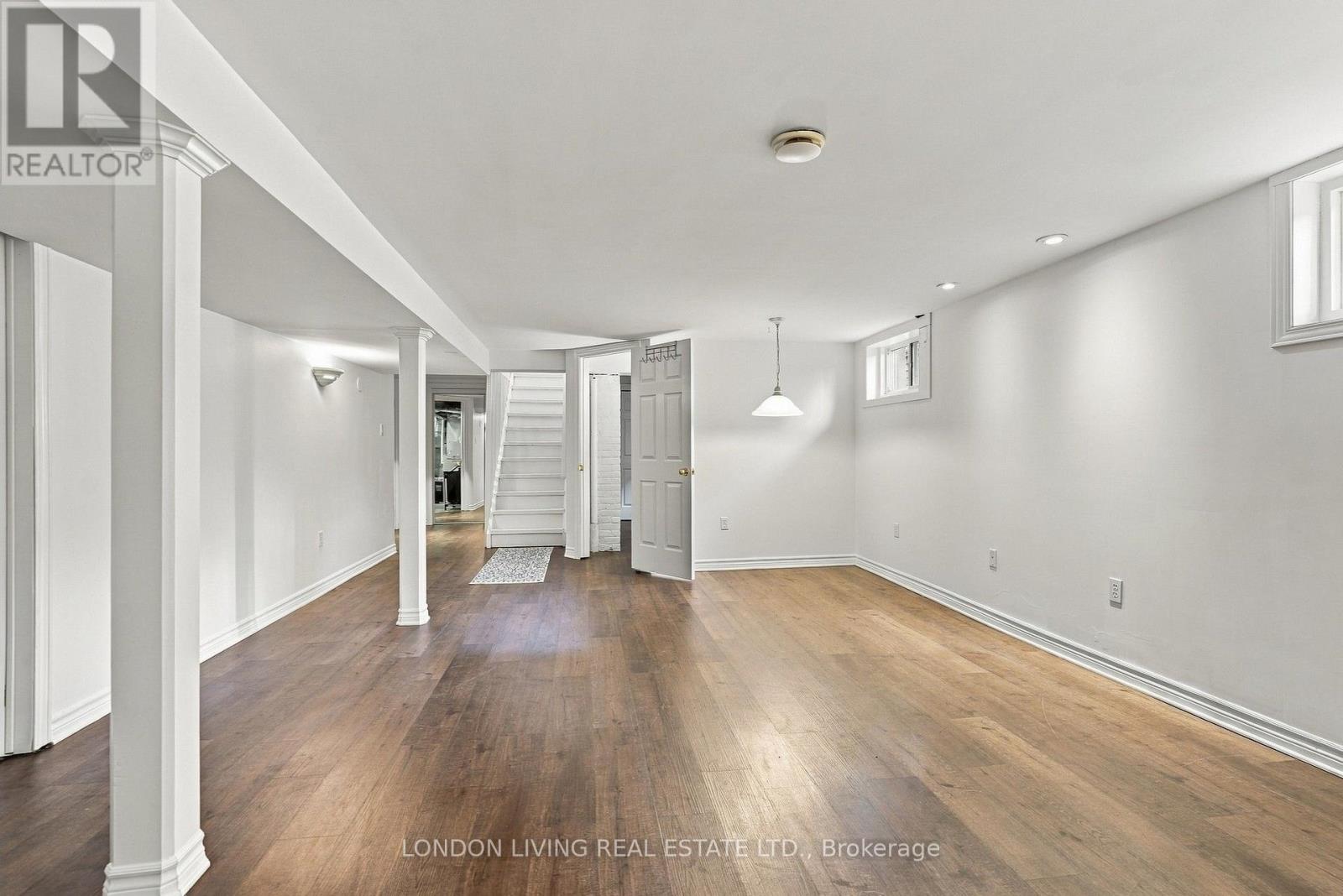56 DUCHESS AVENUE - 23