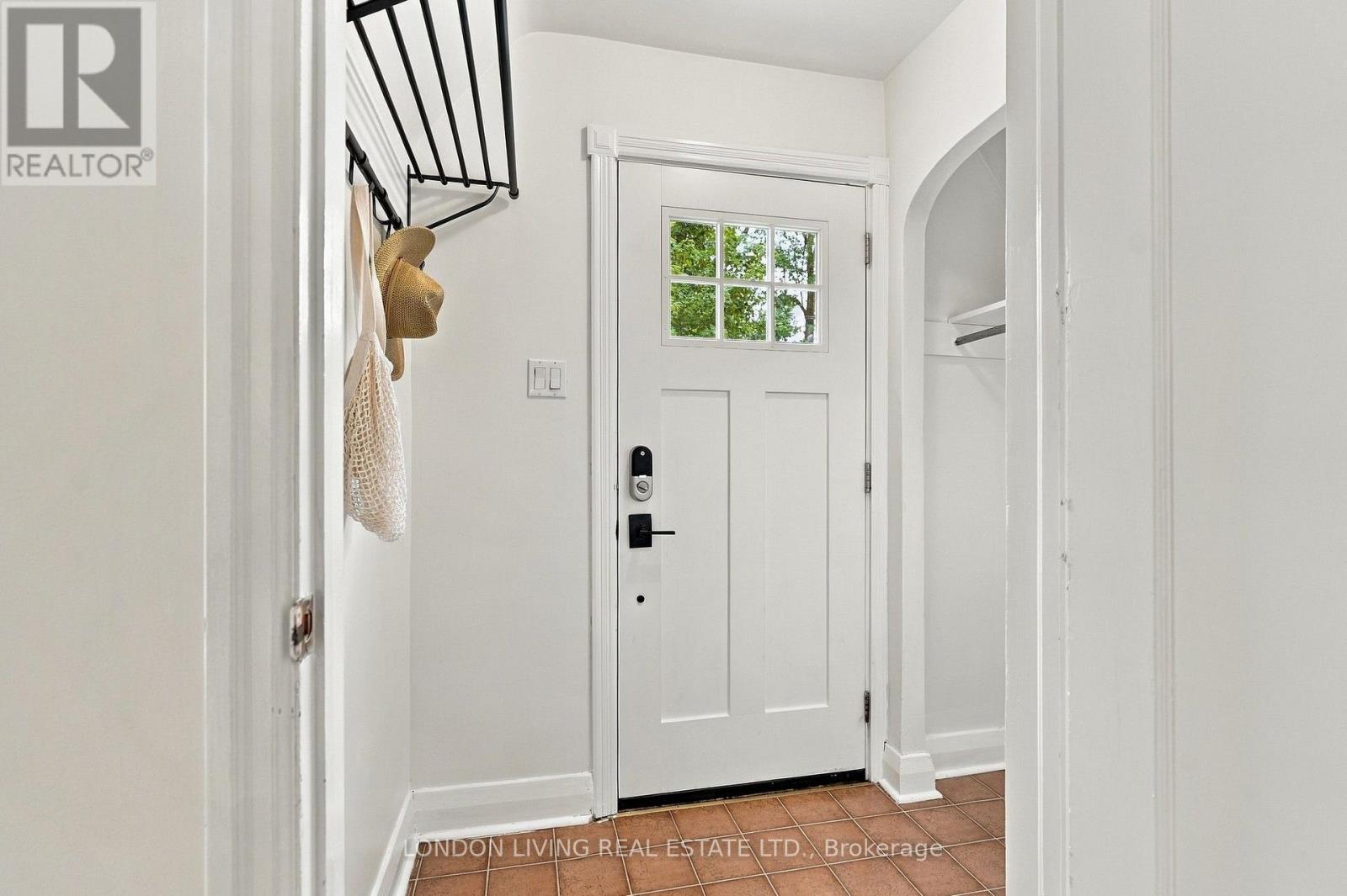 56 DUCHESS AVENUE - 3