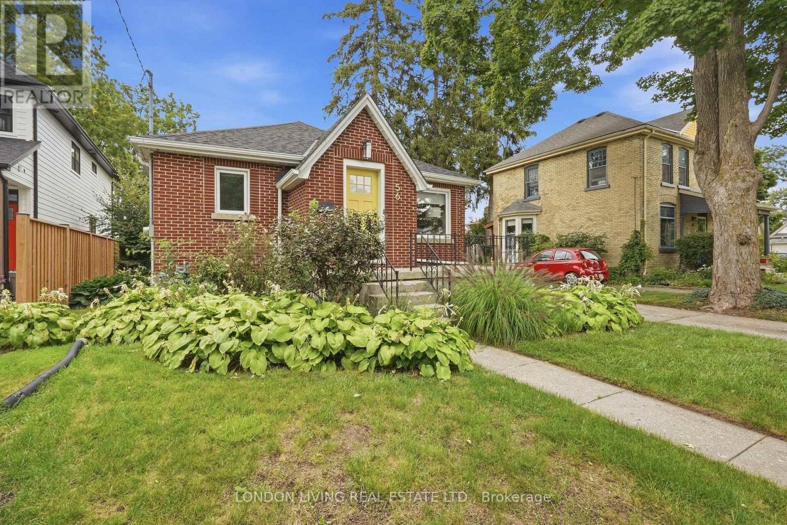 56 DUCHESS AVENUE - 44
